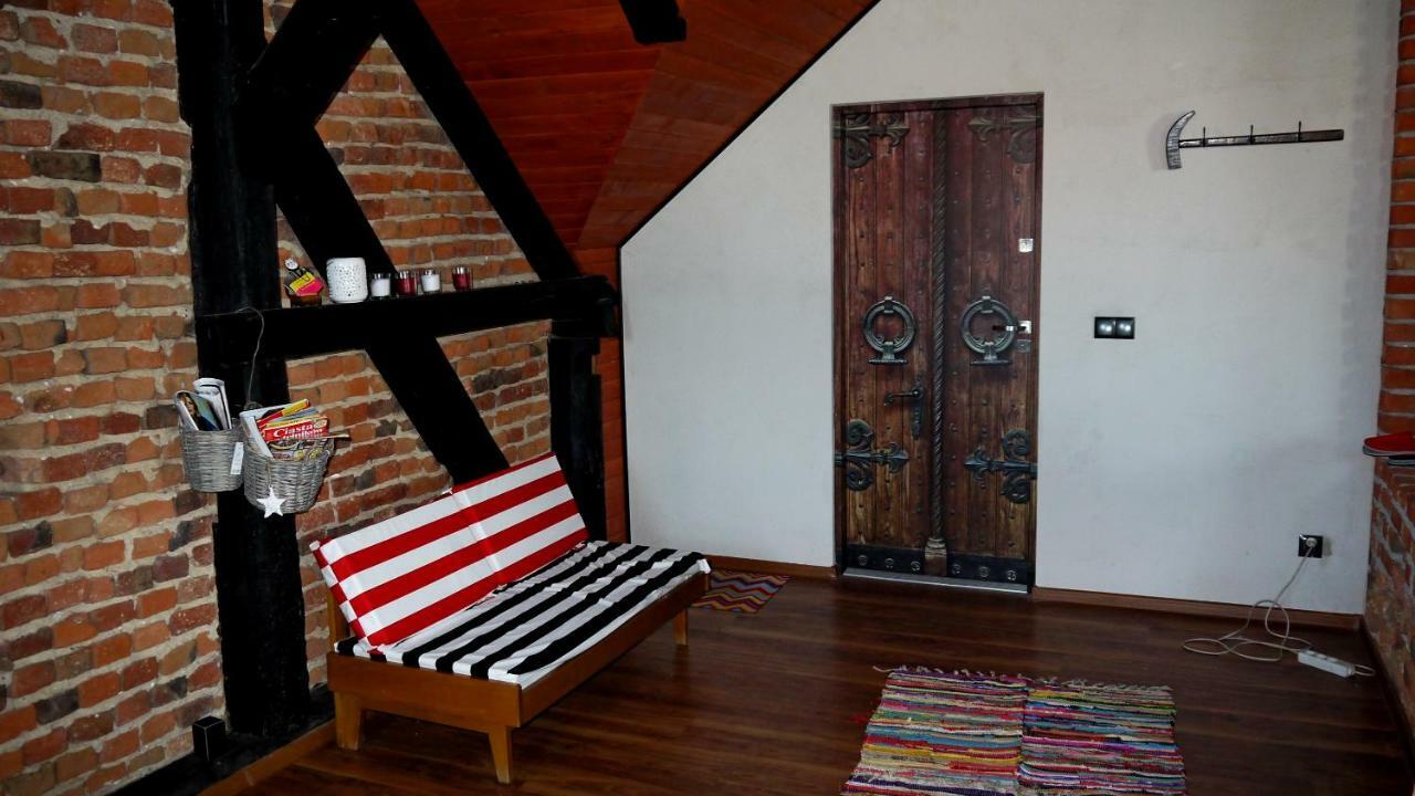 Old Attic House Apartment Polakowice Exterior photo